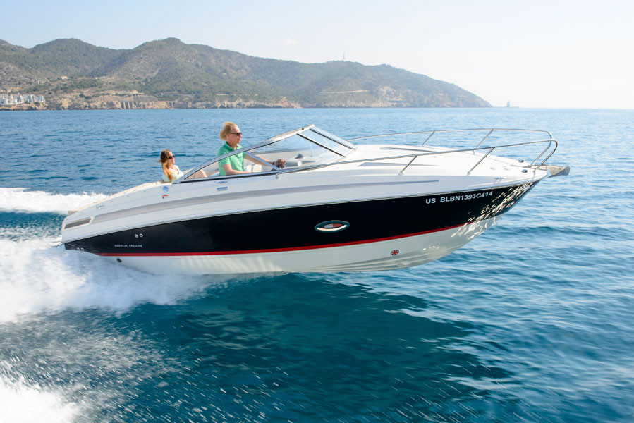 Bayliner 742R Cuddy med MerCruiser sterndrive - 1