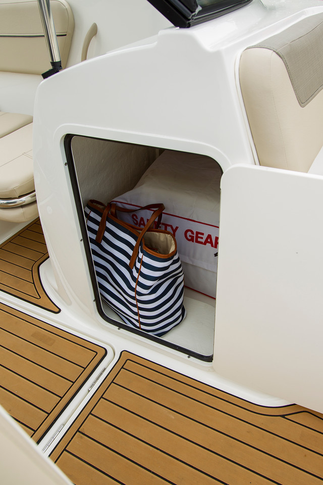 Bayliner VR5 med MerCruiser sterndrive - 5