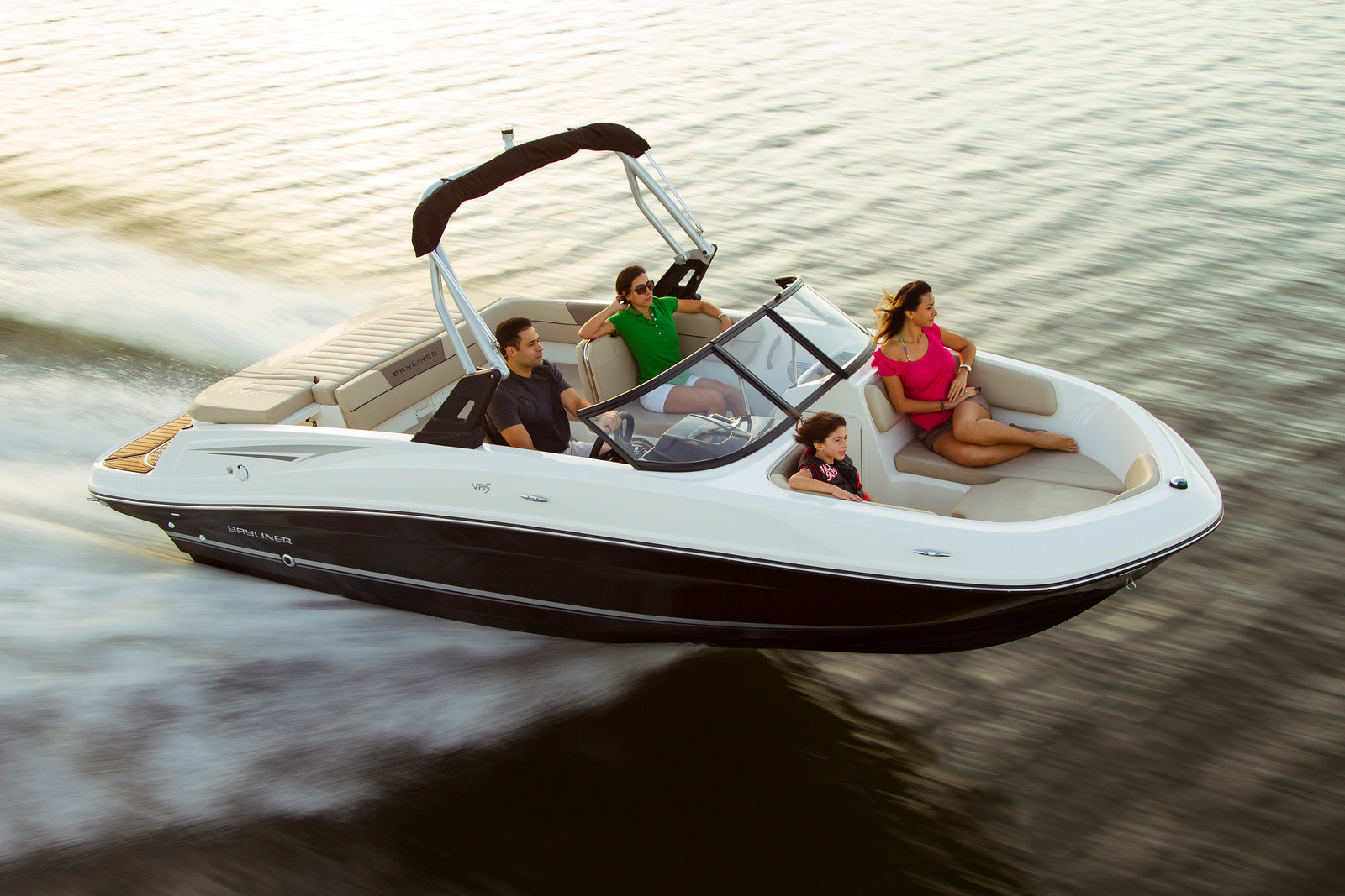 Bayliner VR5 med MerCruiser sterndrive - 0