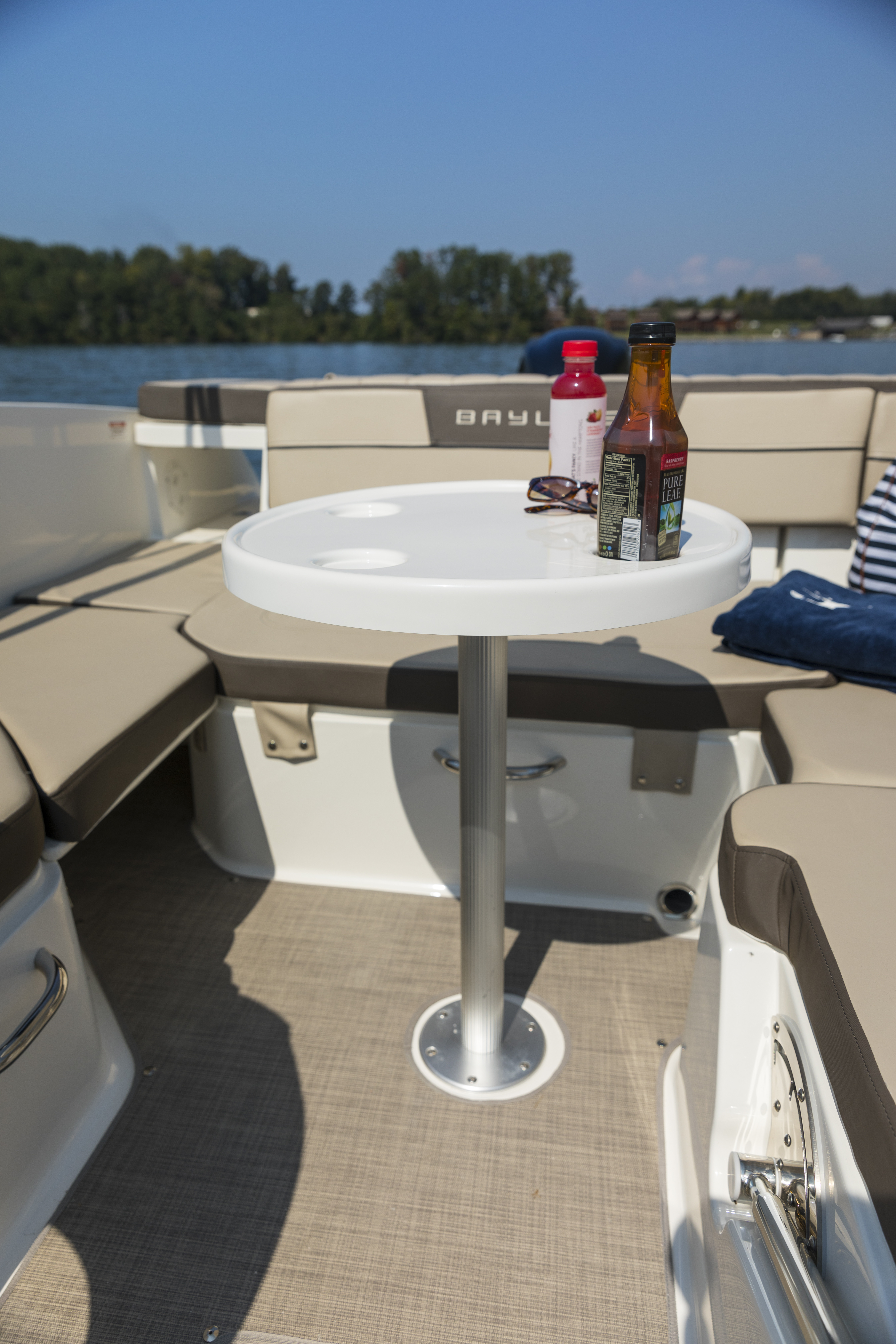 Bayliner VR5 OB - 10