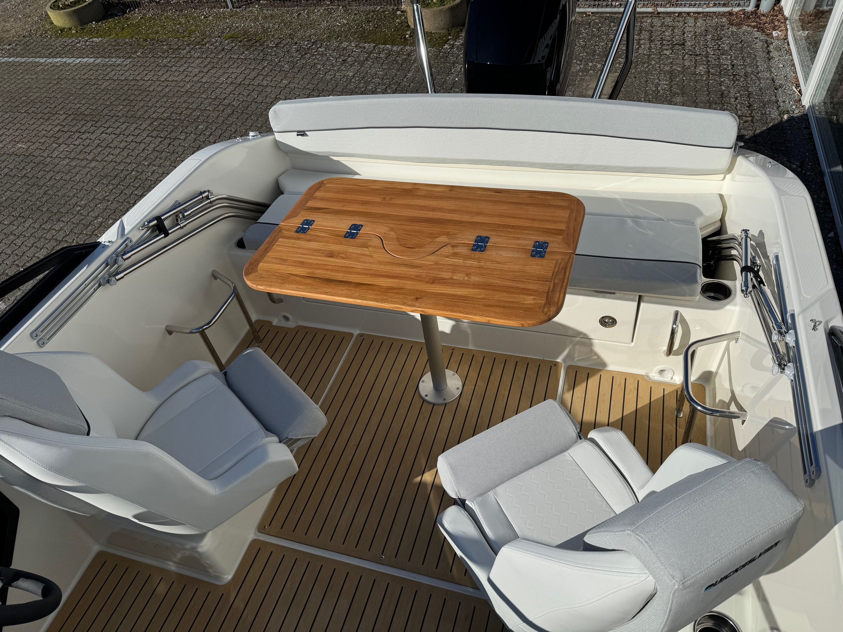 Quicksilver Activ 605 Cruiser med F150 Mercury-EFI 3,0L XL 4 takt Exclusive Deluxe Line - 3