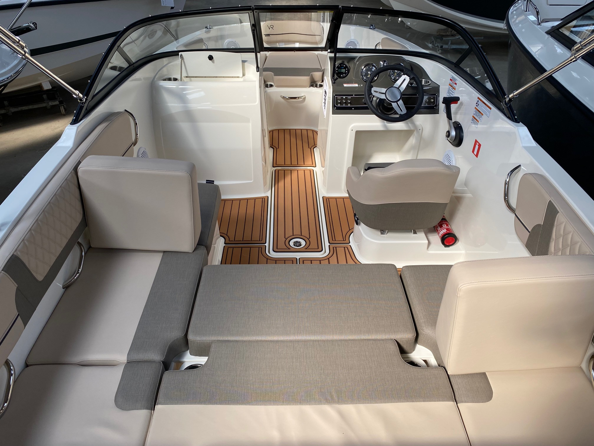 Bayliner VR4 Bowrider med 115hk Mercury 2,1L XL CT - Inkl. ekstra udstyr. - 7