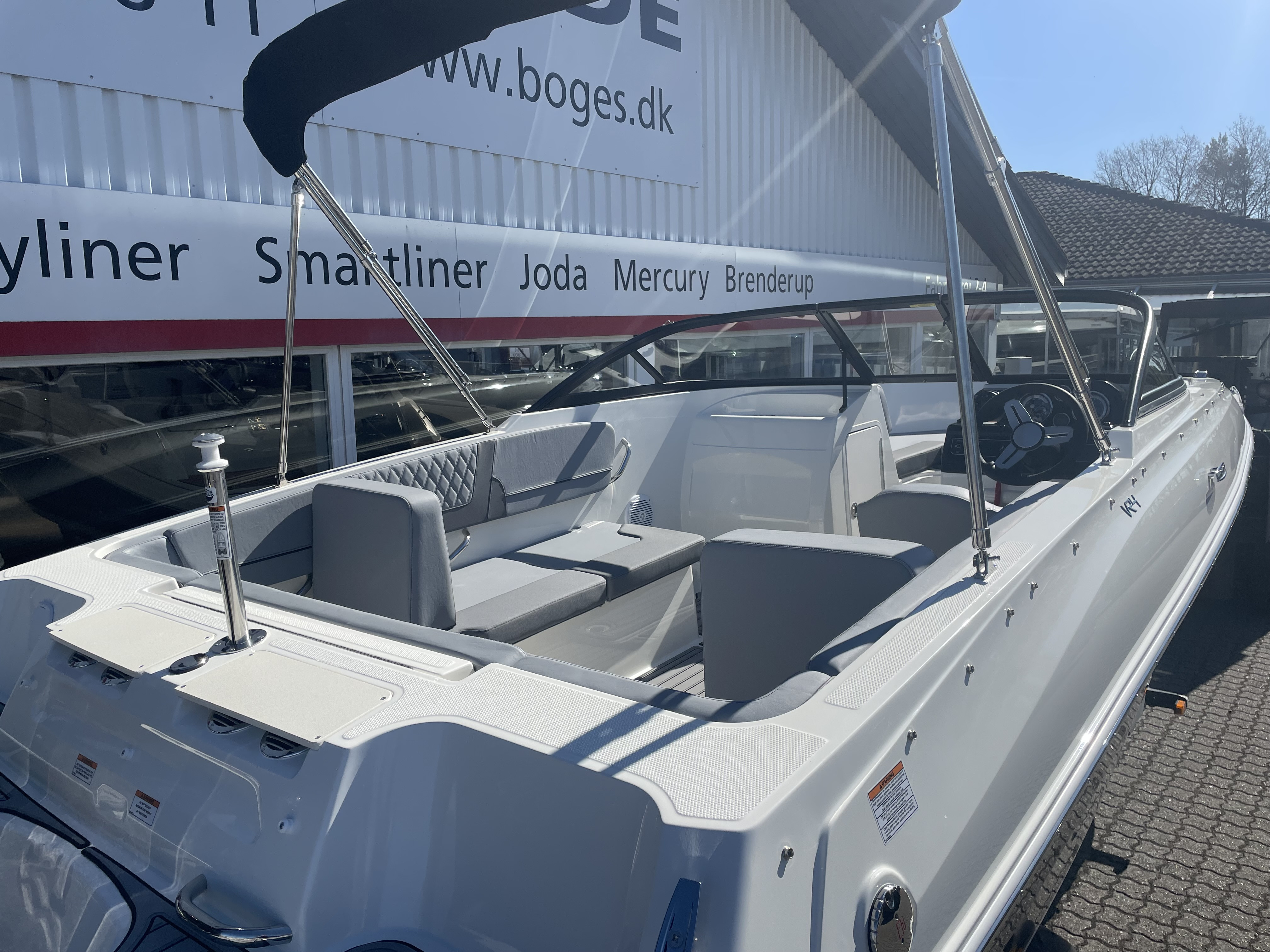 Byliner VR4 Bowrider med F115 ProXS Mercury-EFI 4 takt - 6