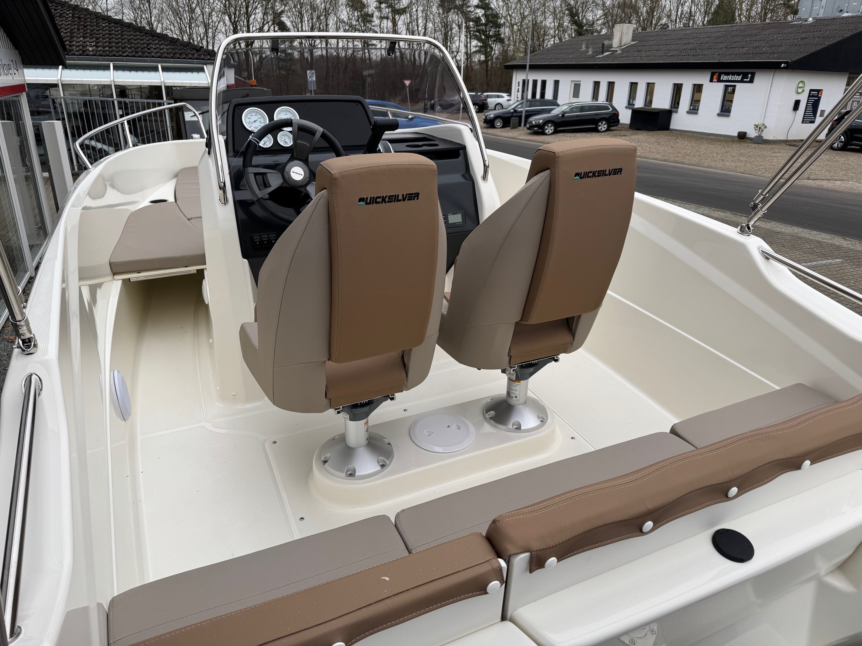 Quicksilver Activ 555 Open med 100 hk Mercury-EFI CT 4 takt med flot udstyr - 10