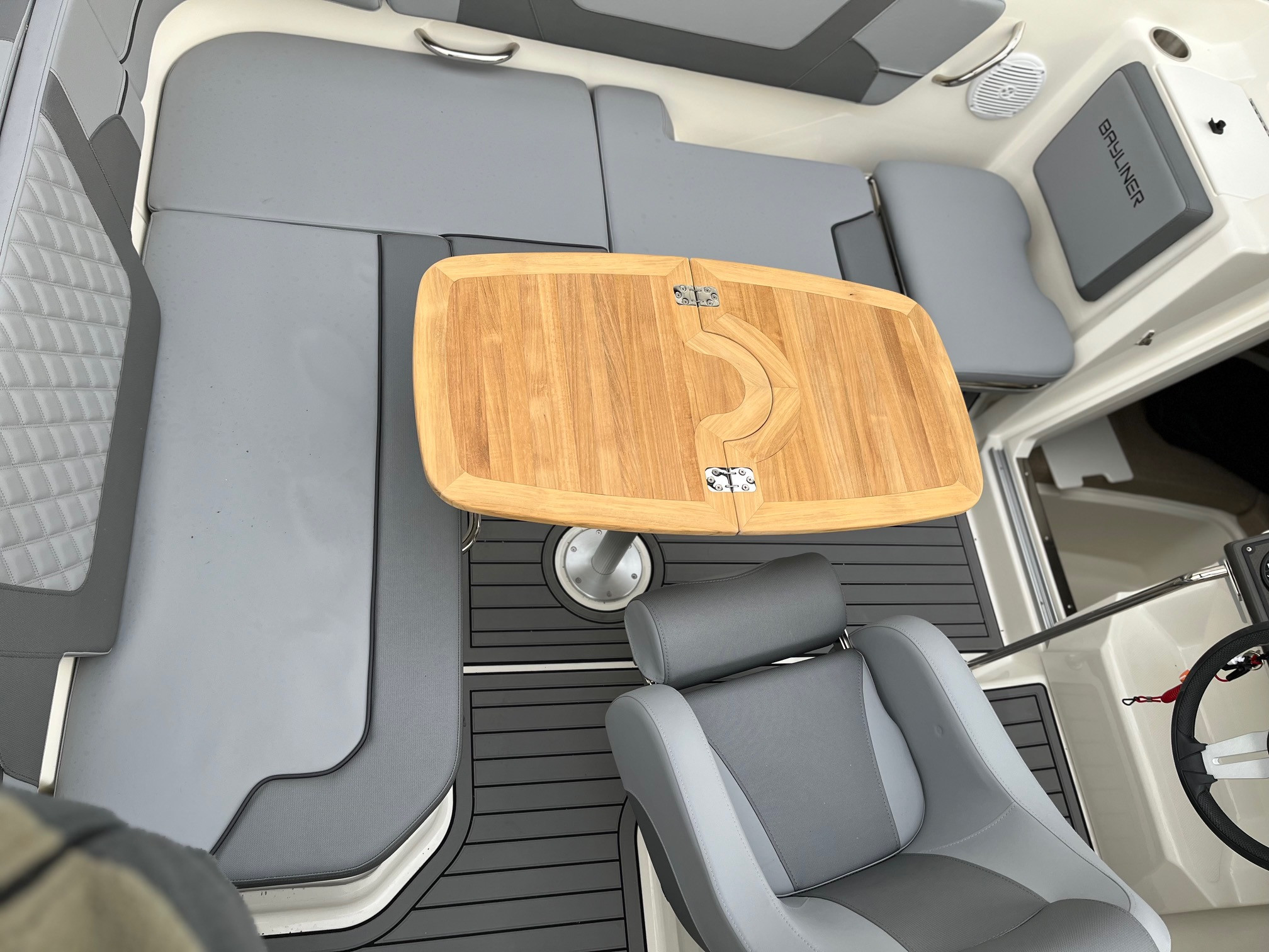 Bayliner VR5 Cuddy med Mercury F200 XL-EFI DS V6 - inkl. udstyr - TILBUD - 12