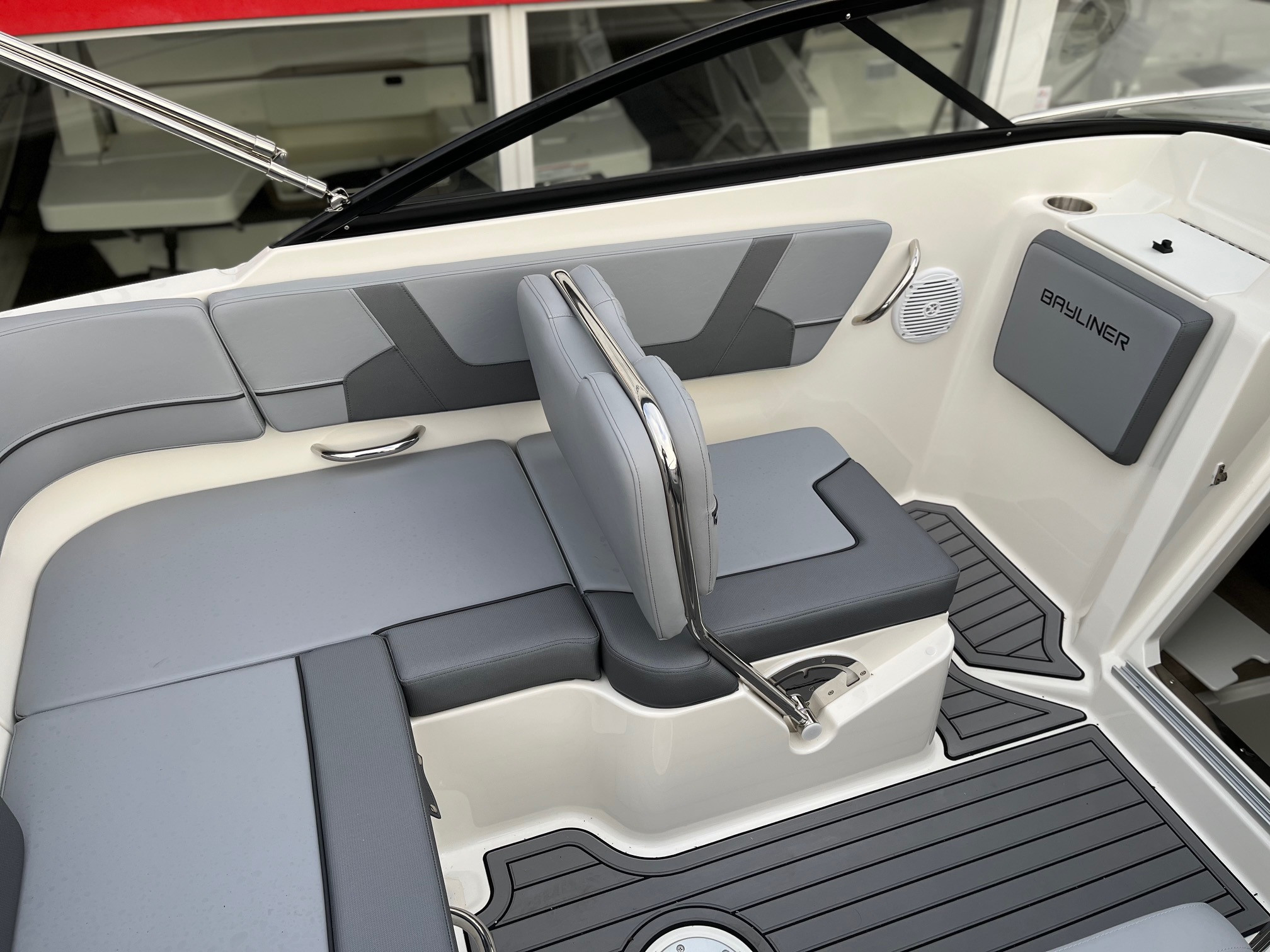 Bayliner VR5 Cuddy med Mercury F200 XL-EFI DS V6 - inkl. udstyr - 9