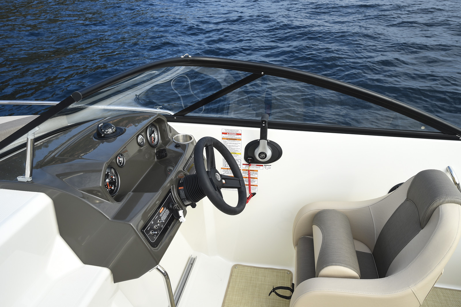 Bayliner VR5 Cuddy med F150 Mercury-EFI XL 3,0L  - inkl. udstyr - SOLGT - 12