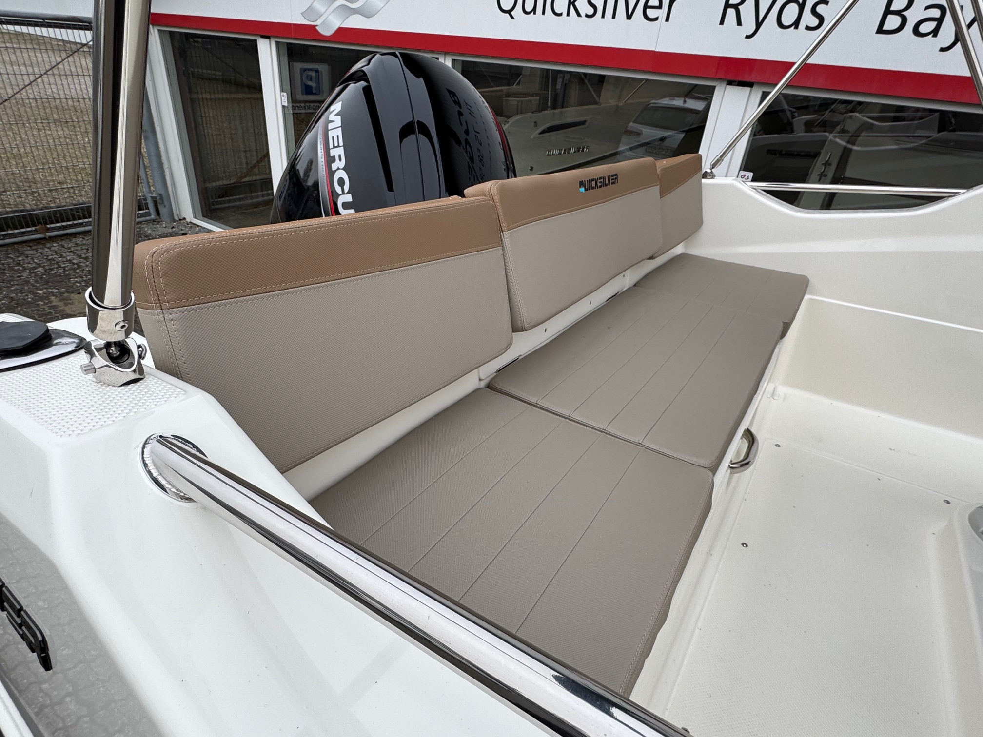 Quicksilver Activ 555 Open med 100 hk Mercury-EFI CT 4 takt med flot udstyr - 9