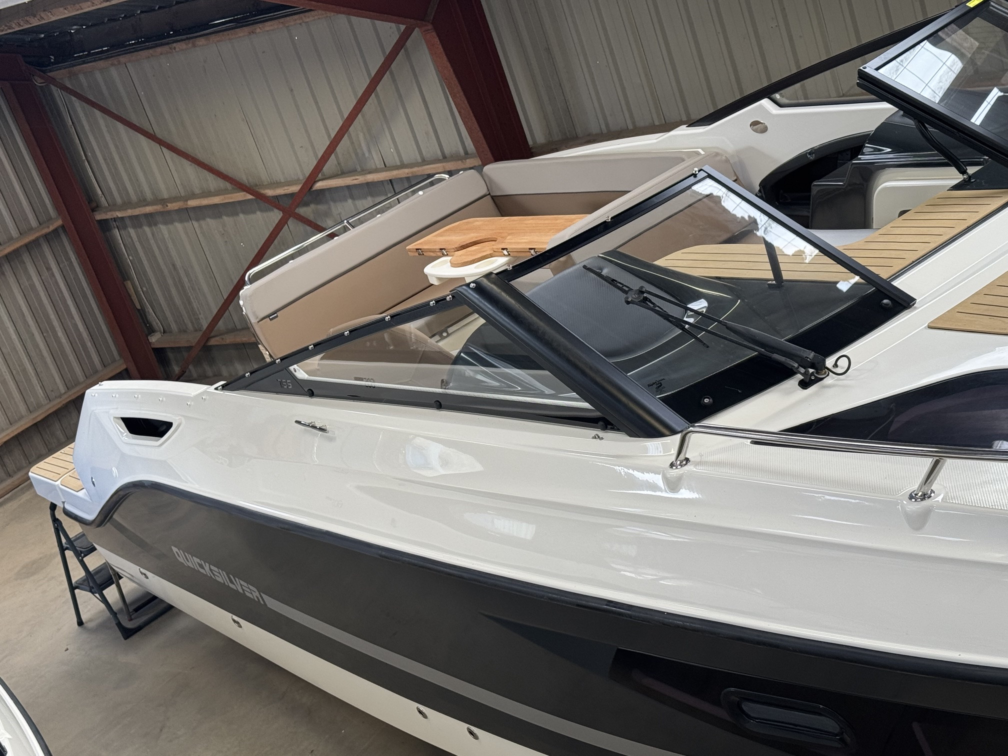 Quicksilver Activ 755 Cruiser med F225 Mercury-EFI 4 takt XL V6 - inkl udstyr - 10