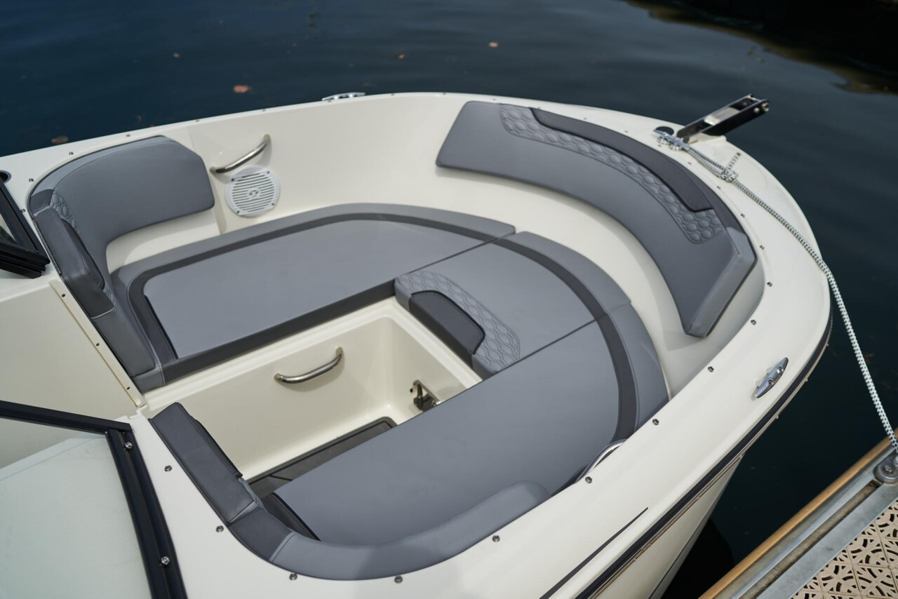 Bayliner M19 med 115 hk Mercury-EFI XL CT 2,1L - UDSTYR - 0