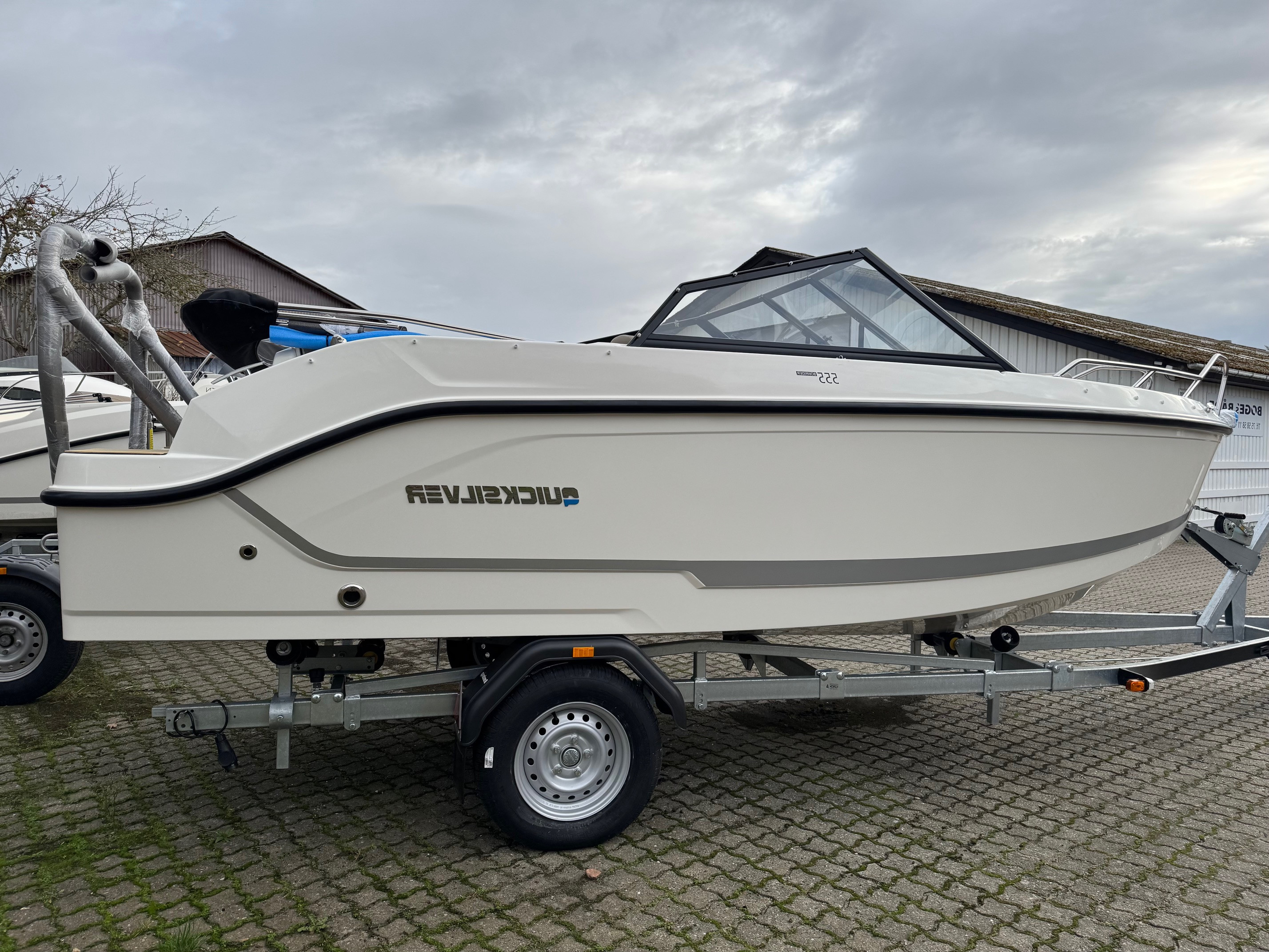 Quicksilver Activ 555 Bowrider med F115 Mercury-EFI ProXS 4 takt 2,1L - Flot udstyret. - 5
