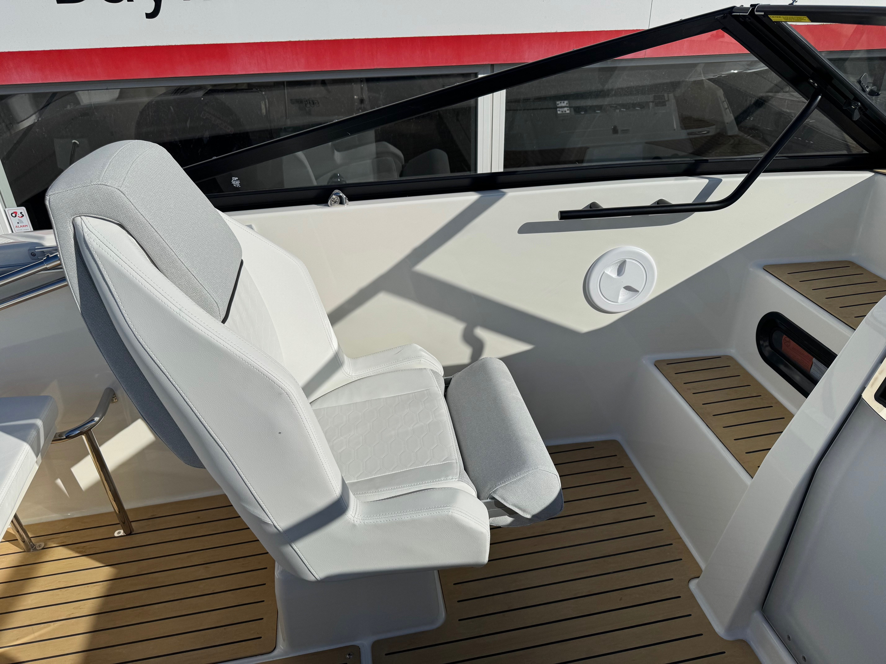 Quicksilver Activ 605 Cruiser med F150 Mercury-EFI 3,0L XL 4 takt Exclusive Deluxe Line - 22