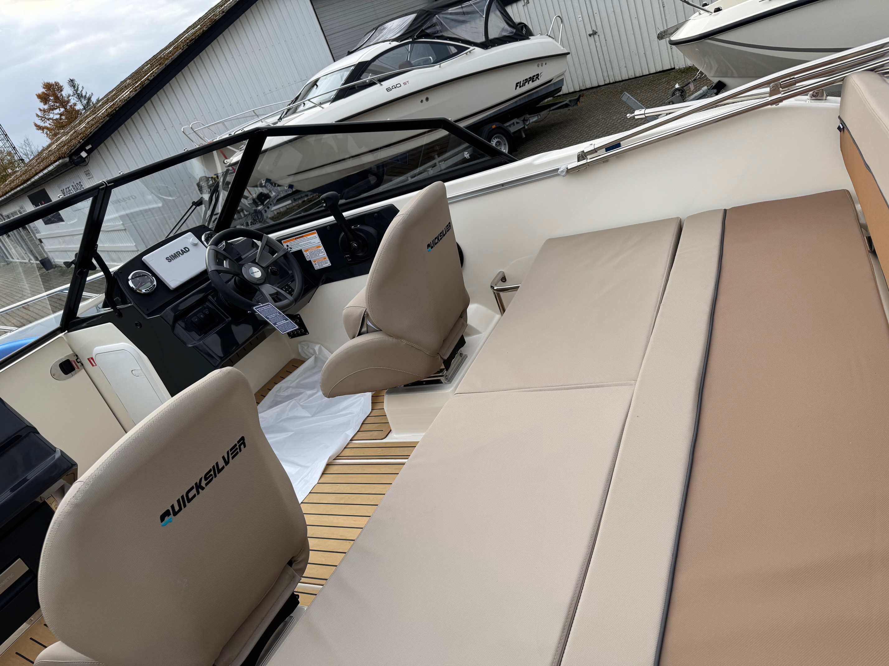 Quicksilver Activ 555 Bowrider med F115 Mercury-EFI ProXS 4 takt 2,1L - Flot udstyret. - 6