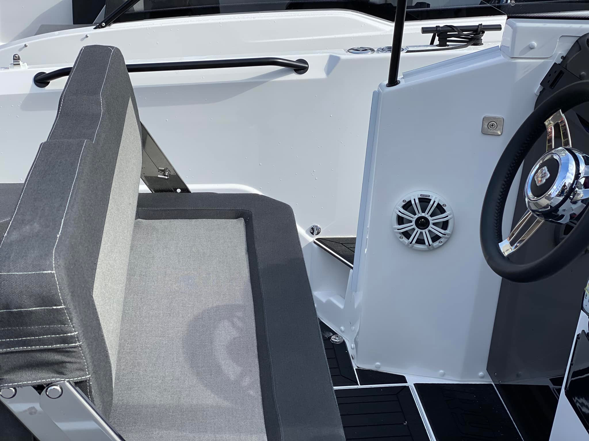 Ryds 735VI - F175 Mercury-EFI DS V6 - 10