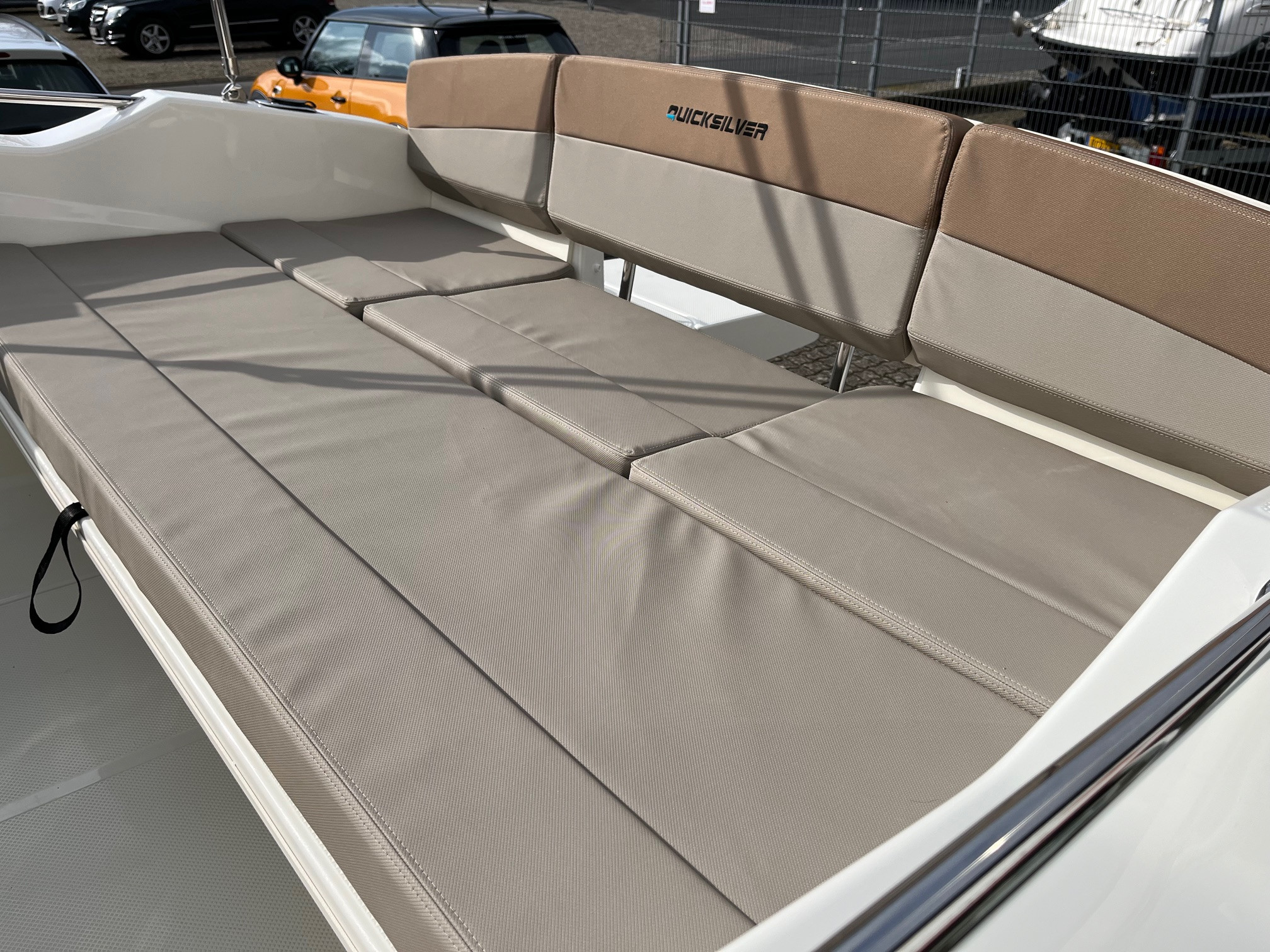 Quicksilver Activ 555 Cabin med 100 hk Mercury-EFI 4 takt 2,1L - med flot udstyr - 8
