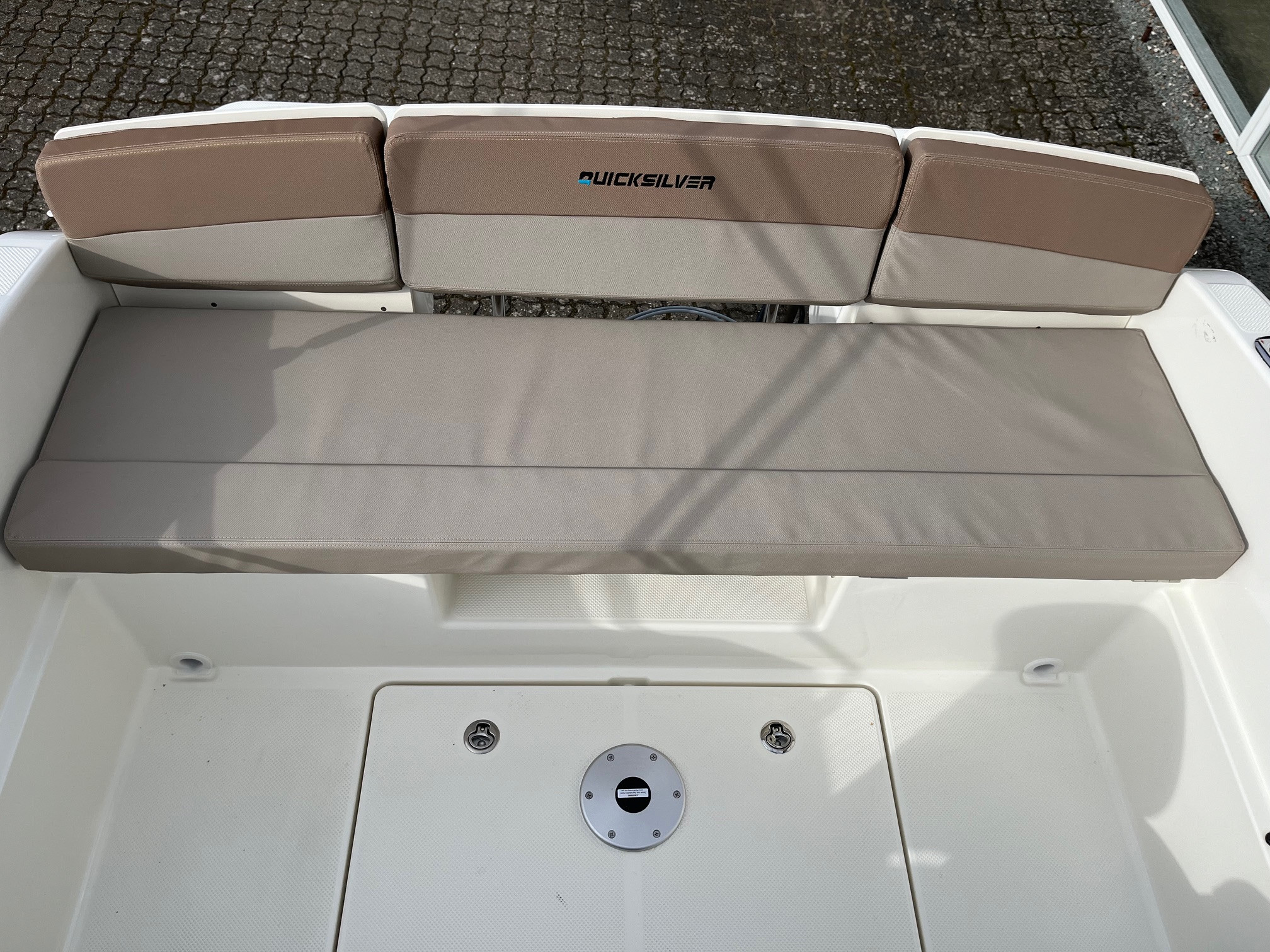 Quicksilver Activ 555 Cabin med 100 hk Mercury-EFI 4 takt 2,1L - med flot udstyr - 6