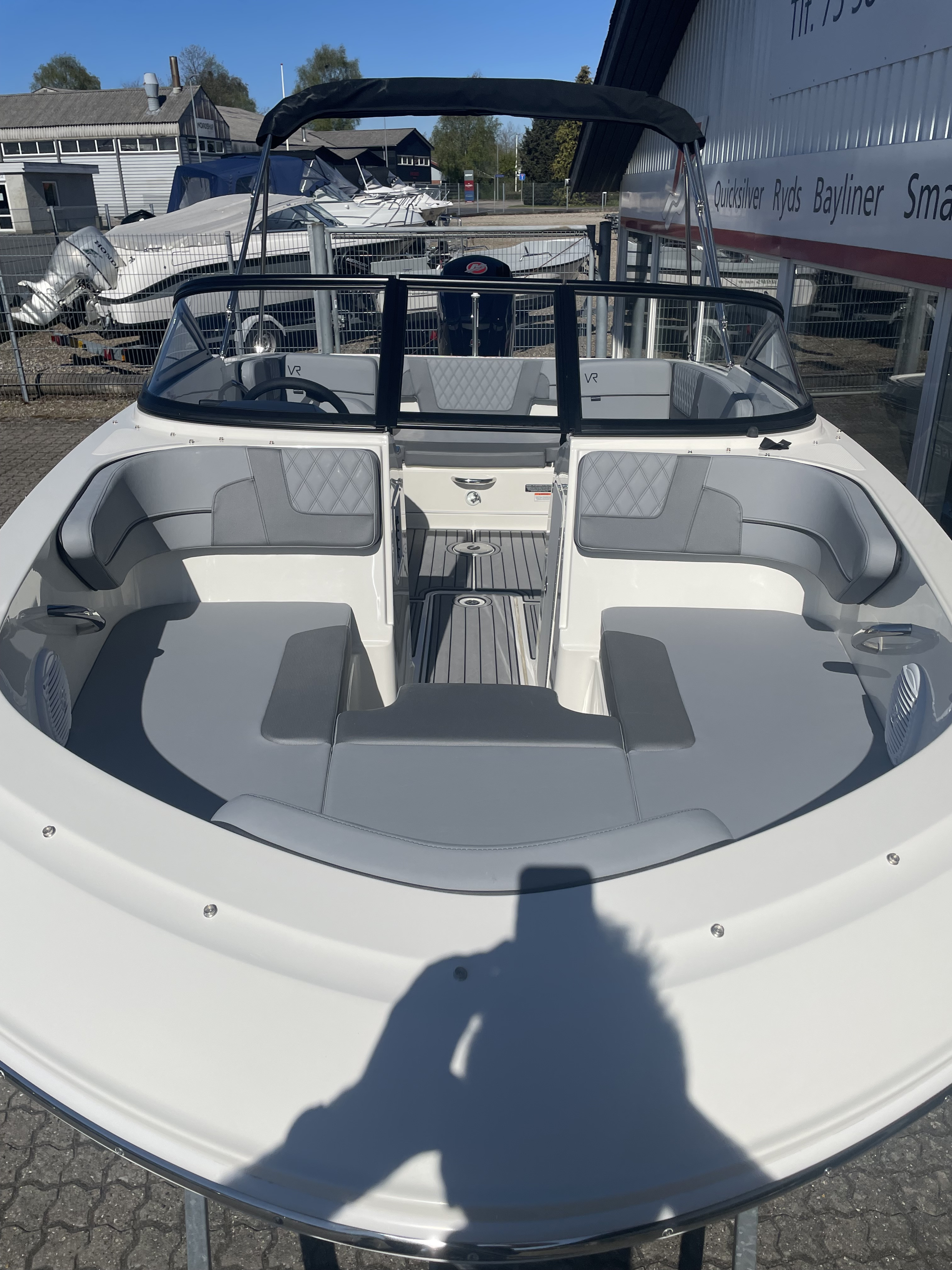 Byliner VR4 Bowrider med F115 ProXS Mercury-EFI 4 takt - 8